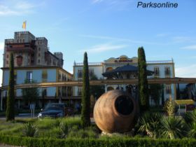 El Andaluz und Castillo Alcazar.jpg